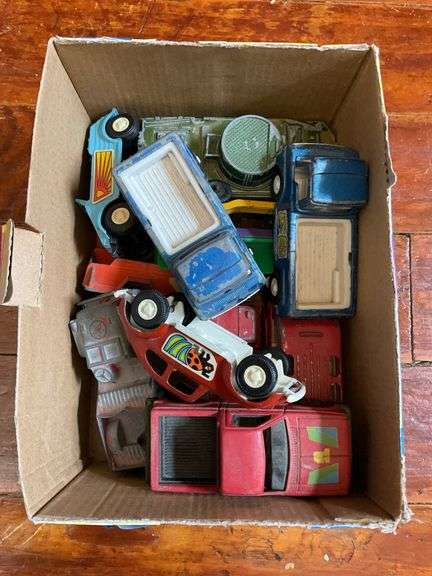 Vintage Tootsie toy vehicles and tank