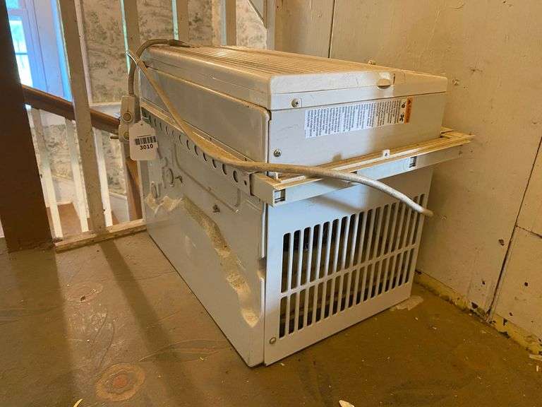 GE 6400BTU window AC unit