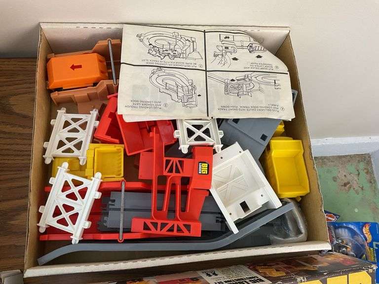 Construction Site playset and Big Loader construction set