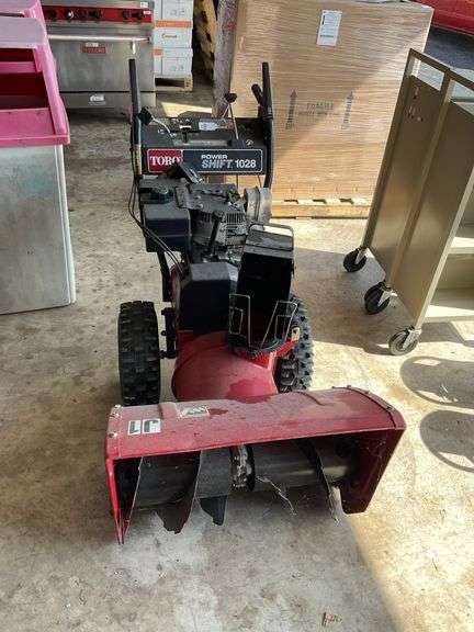 Toro Power SHIFT 1028 snow thrower, needs carburetor cleaned