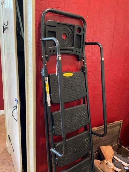 HB Tower folding step ladder