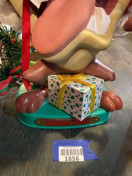 Looney Tunes Tazmanian Devil animated Christmas figure