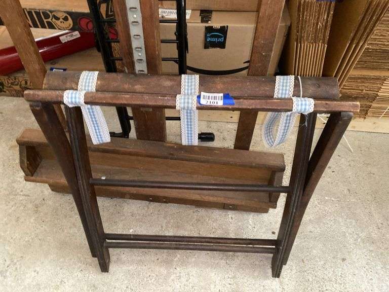 Wooden painter's easel, folding luggage rack, rail