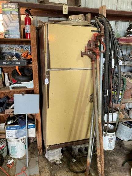 Vintage GE gold refrigerator w/ interior contents