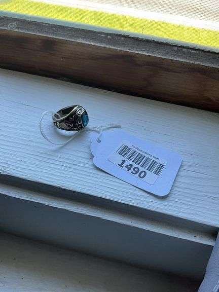 1975 New Oxford class ring