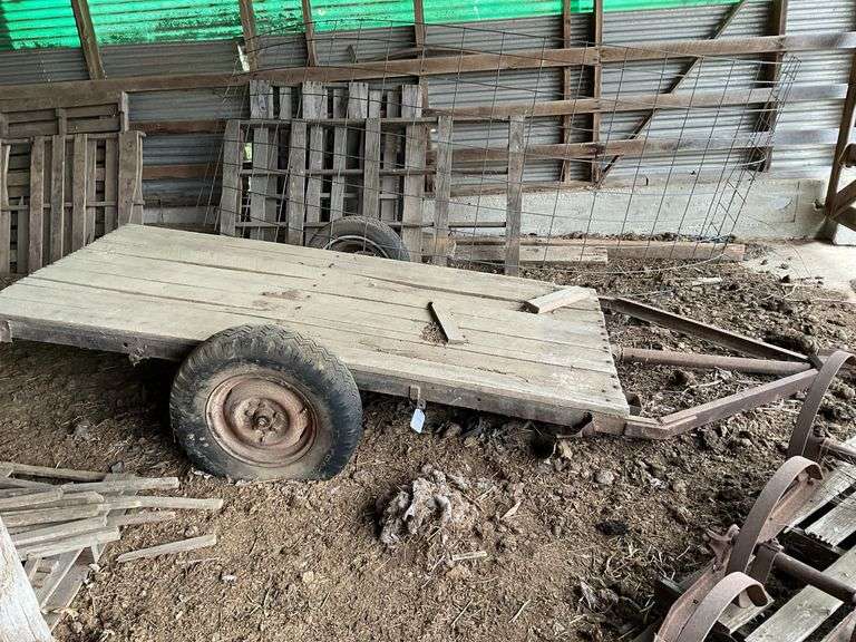 Flat bed farm trailer