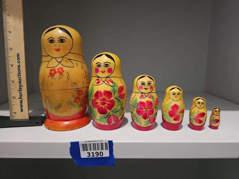Russian wooden nesting doll set