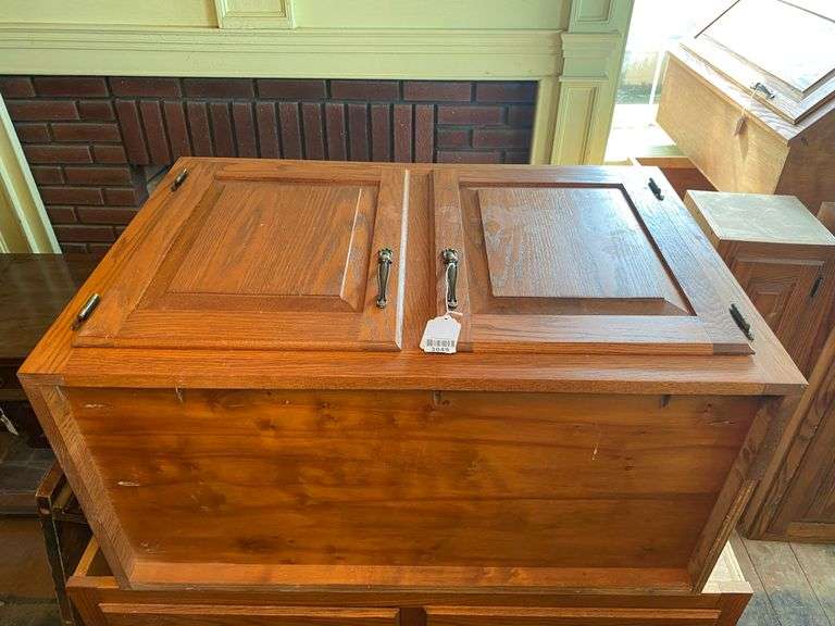 Oak finish base and top cabinets 36x18x24, 43x24x34.5, (2) 60x12x42, 18x12x42, 14x12x42, 30x12x36, 23.5x23.5x42, 54x24x35 - no contents