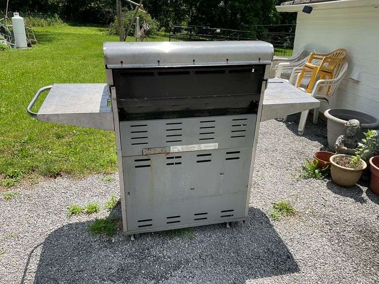 Char-Broil propane grill model: 463268107