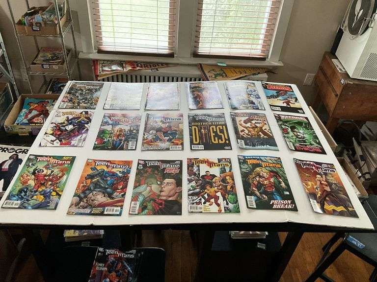 Comic books including: Teen Titans, Venom