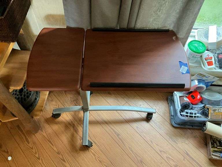 Adjustable patient table