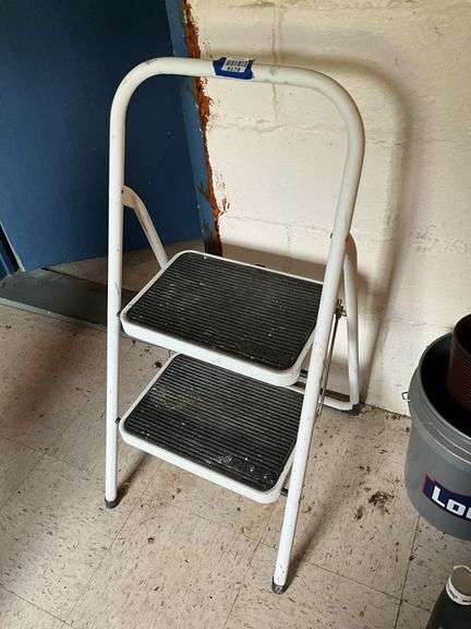 Folding step stool