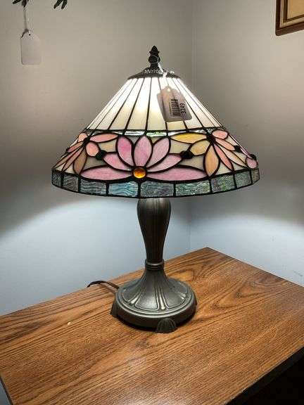 Floral leaded glass table lamp 19 IN H