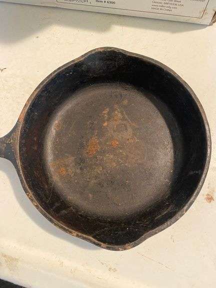Griswold 7" cast iron skillet