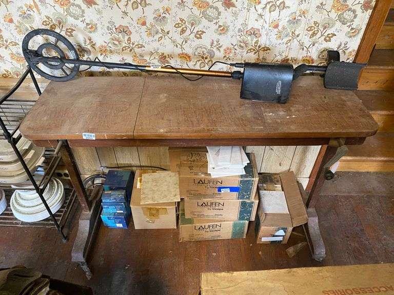 Work table - no contents 48x15x32