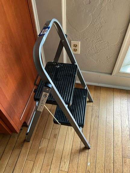 Folding step stool