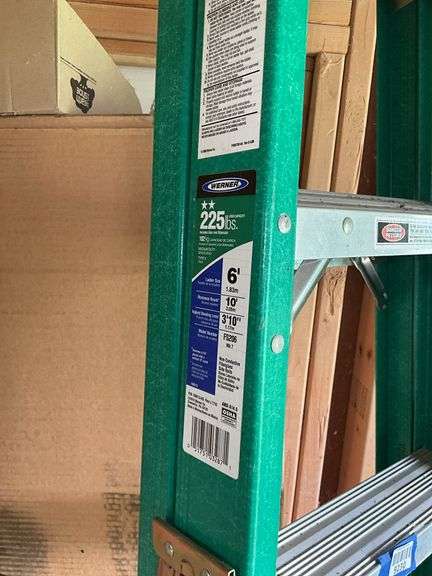 Werner 6’ fiberglass step ladder