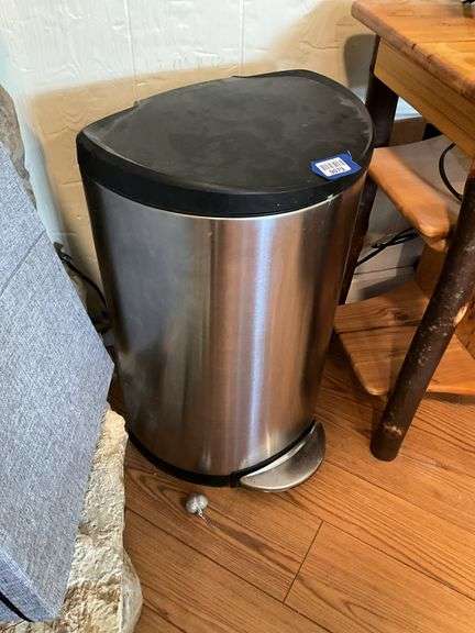 Foot pedal waste can