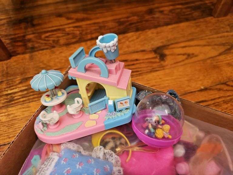 Polly Pocket dolls and accessories