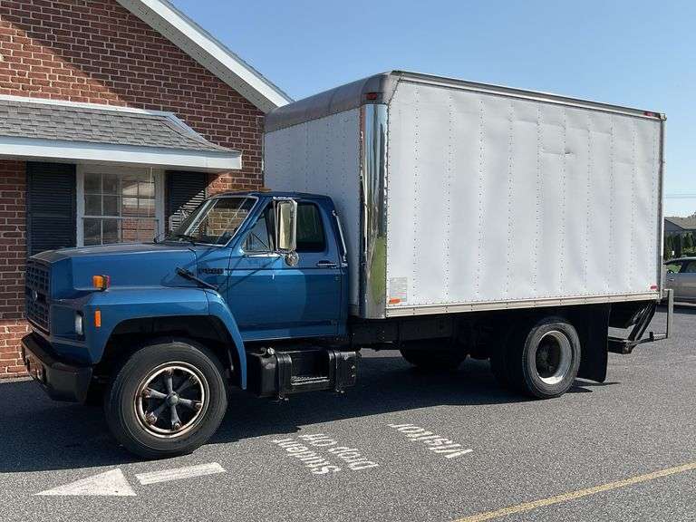 1994 Ford F-600 box truck, ***SALE SUBJECT TO SELLER APPROVAL