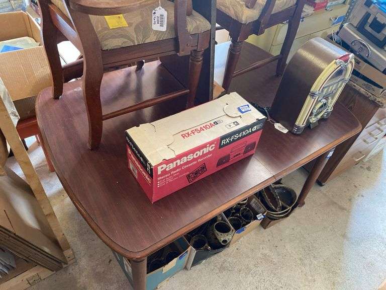 Queen Anne dining table - no contents 56x38x30