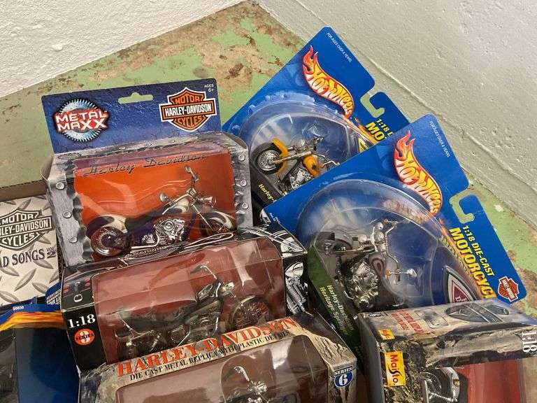 Harley Davidson collectible playing cards, motorcycle models, HotWheels