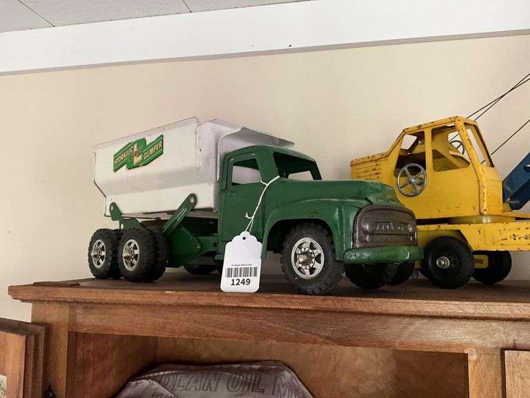 Buddy L hydraulic dumper toy truck