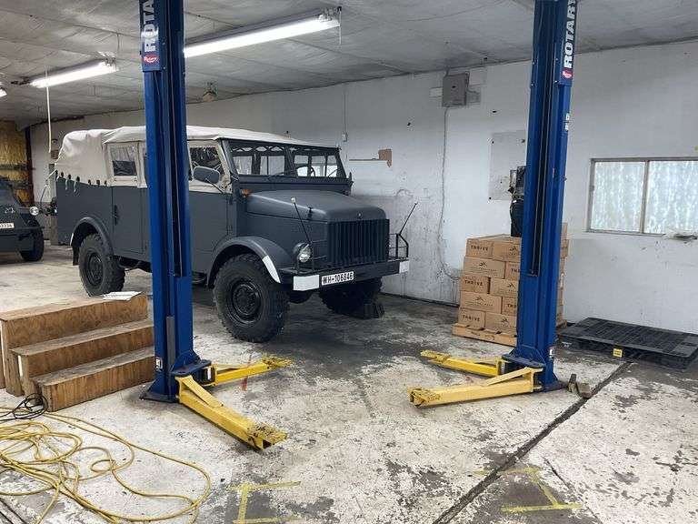 Rotary Lift, 9000lbs, Model SPOA9N400, ***Bring proper equipment and manpower to remove and disconnect from floor., ***Bring proper equipment and manpower to remove and disconnect from floor.