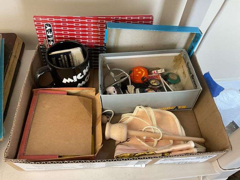 Vintage comic magnets in box, Garbage Pail Kids cards, Mickey mouse mug, misc