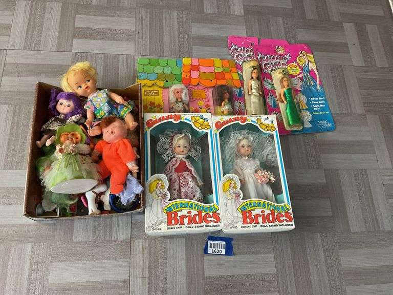 Dolls including: Ginny International Brides in boxes