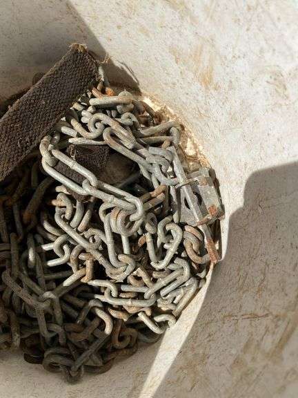 Chain in bucket