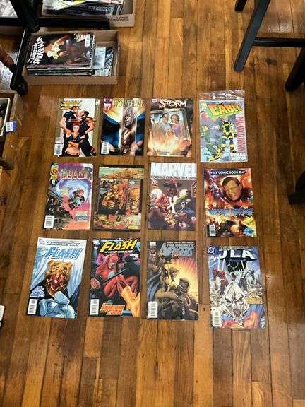 Comic book lot including: Catwoman, Wolverine, Spider-Man, Avengers