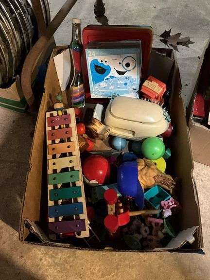 Toys including: Fisher Price xylophone and pull toy dog