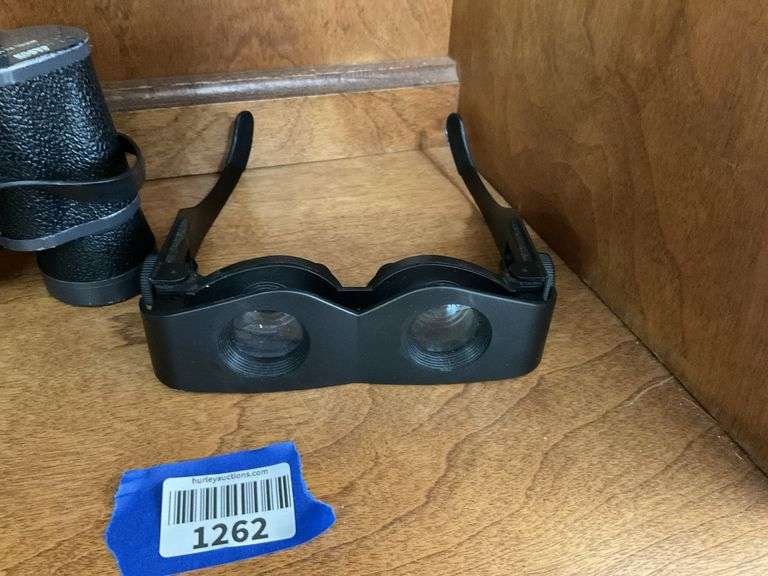 Binocular glasses and 7x35 binoculars