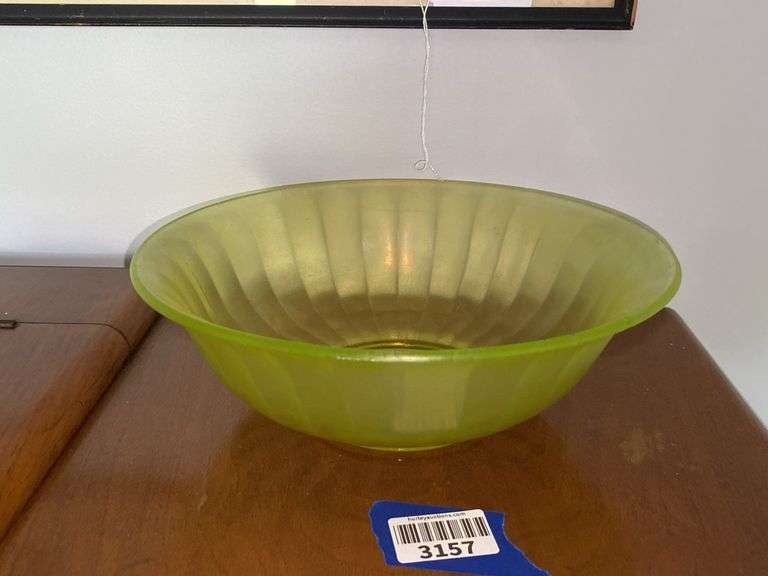 Vaseline stretch glass bowl