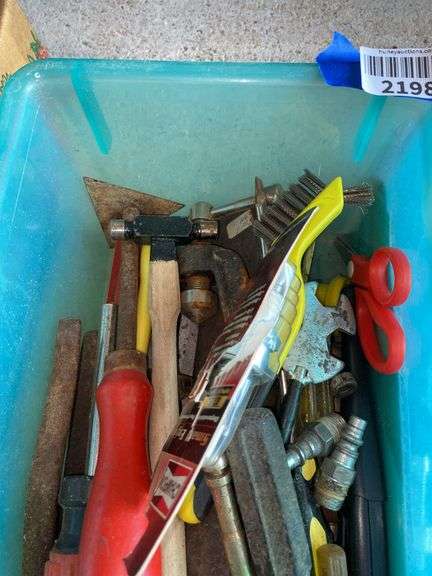 Flat and tote of hand tools
