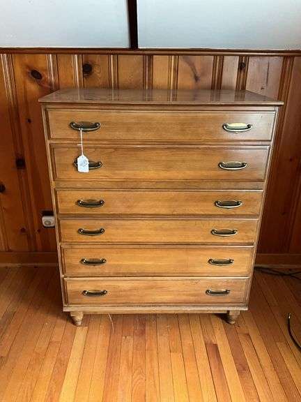 Kling Furniture maple finish chest of drawers 36x19x44