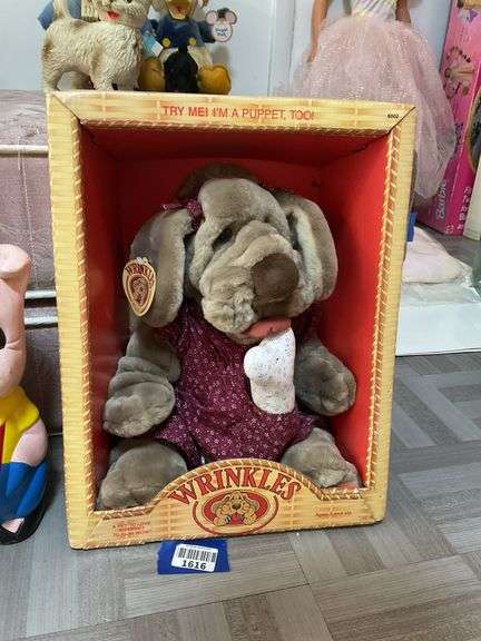 Chalkware Porky Pig figure, vintage Mr. Bim and other monkey dolls, Wrinkles dog puppet in box
