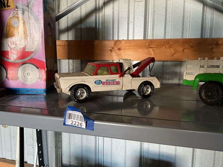 Nylint toy wrecker truck