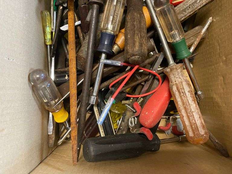 Screwdrivers and misc tools lot