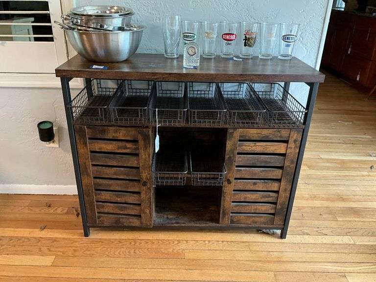Metal and wood side cabinet w/ wire basket storage - no contents 39.5x14x32