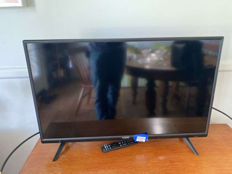 Vizio TV w/ remote model: D32f-G1