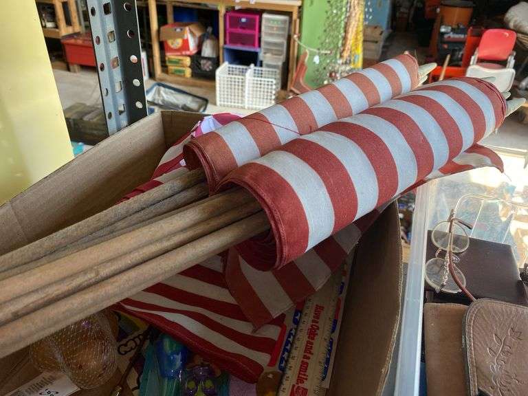 Stick flags, Peanuts stickers, misc