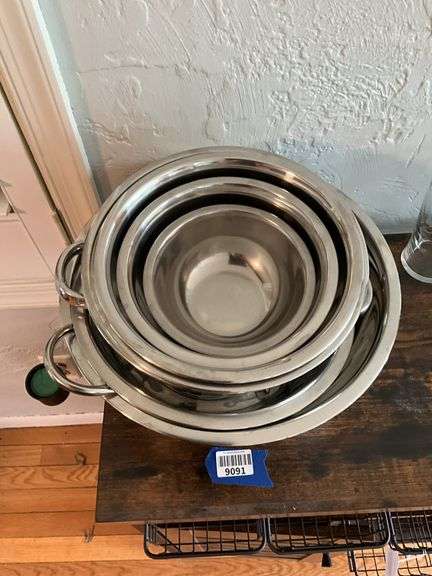 Stainless steel bowls lot