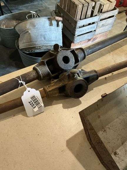 Two pipe threaders