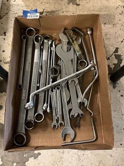 Lot to include combination wrenches, some Craftsman