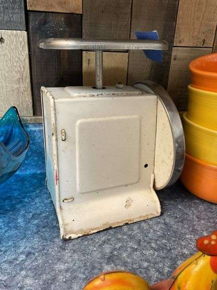 Vintage Hanson kitchen scale