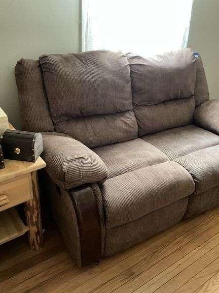 Recliner loveseat w/ exposed wood trim