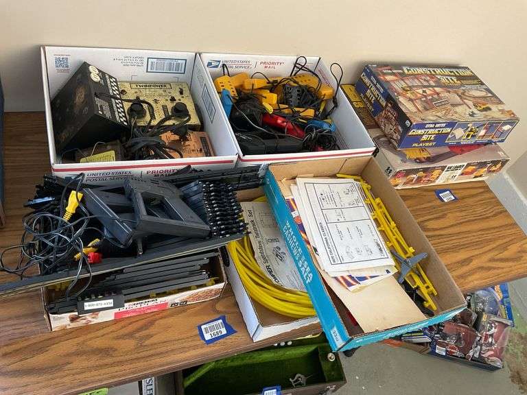 Assorted slot car accessories