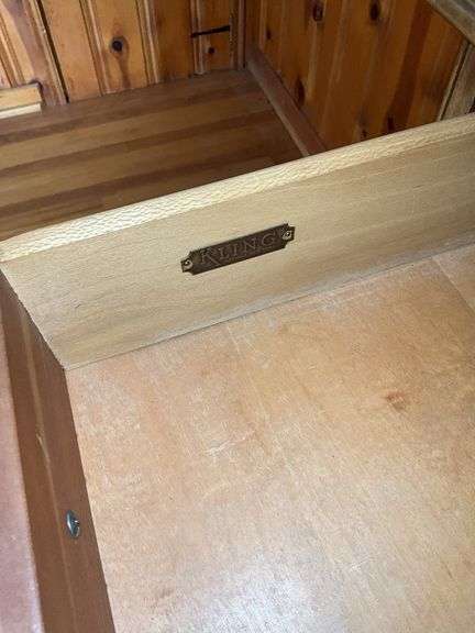 Kling Furniture maple finish chest of drawers 36x19x44